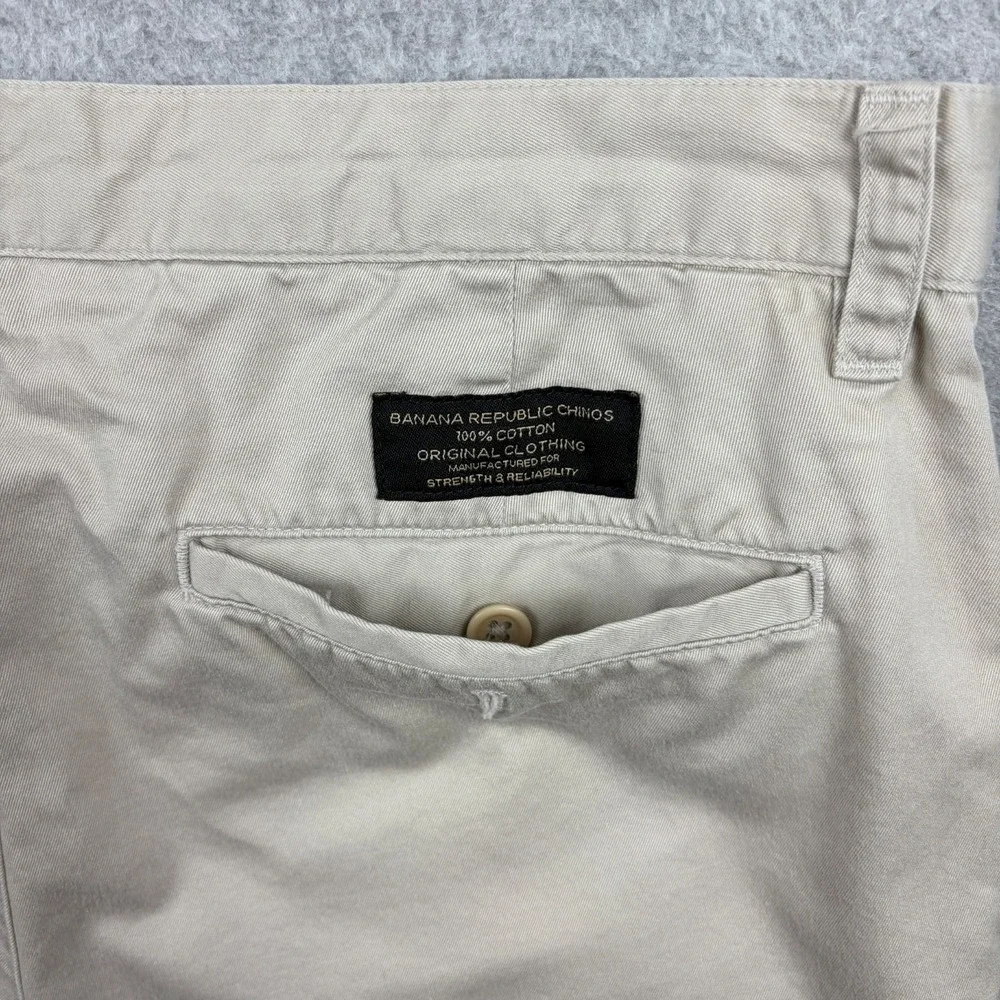 Banana Republic see photos